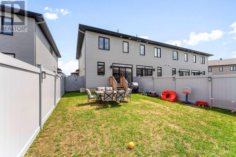 28591782/2012-berne-street/embrun/russell/ontario/K0A1W0_45
