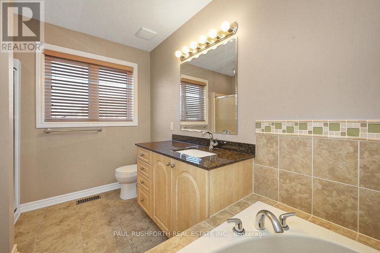 29002640/131-montmorency-way/avalon-east/ottawa/ontario/K4A0J2_15