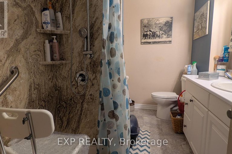 28890063/518-20-chesterton-drive/borden-farmstewart-farmcarleton-heightsparkwood-hills/ottawa/ontario/K2E6Z7_17
