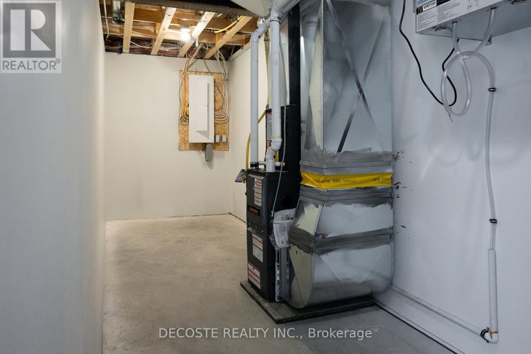 29408542/24-s-beech-street/lancaster/south-glengarry/ontario/K0C1N0_29