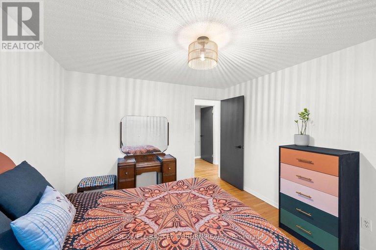 29024109/767b-ridgewood-avenue/mooneys-bayriverside-park/ottawa/ontario/K1V6M8_25