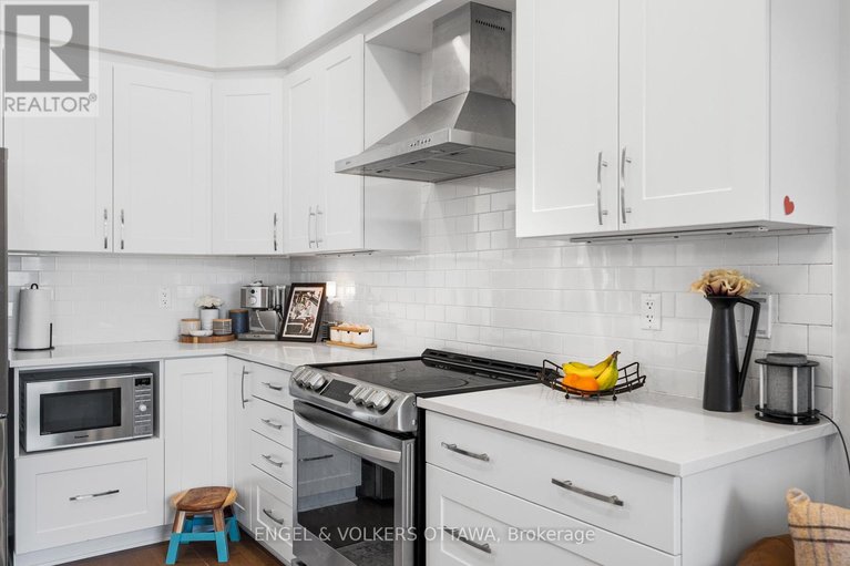 29589198/740-miikana-road/blossom-parkkemp-parkfindlay-creek/ottawa/ontario/K1X0H6_12