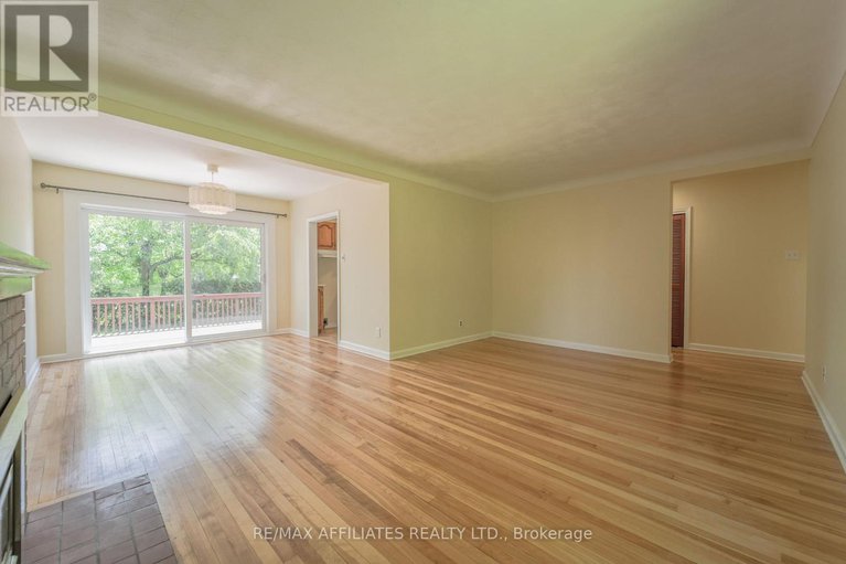 28513866/536-browning-avenue/riverview-park/ottawa/ontario/K1G0T4_9