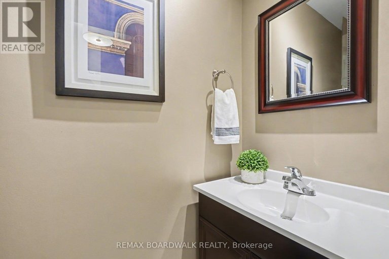 29619477/197-teal-crescent/chatelaine-village/ottawa/ontario/K1E2C3_9