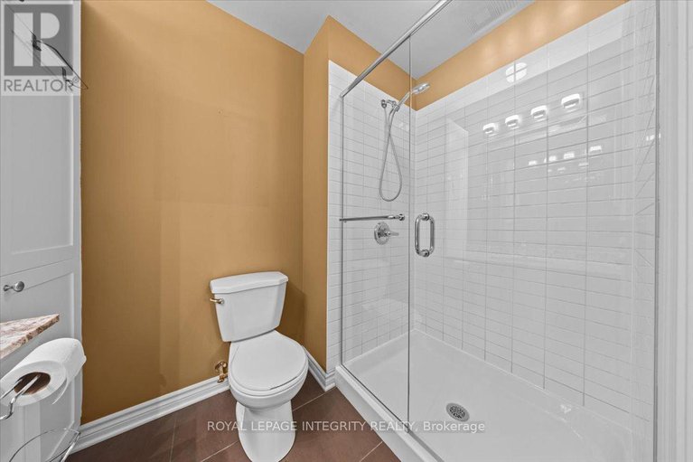 28654363/1907-70-landry-street/vanier/ottawa/ontario/K1L0A8_17