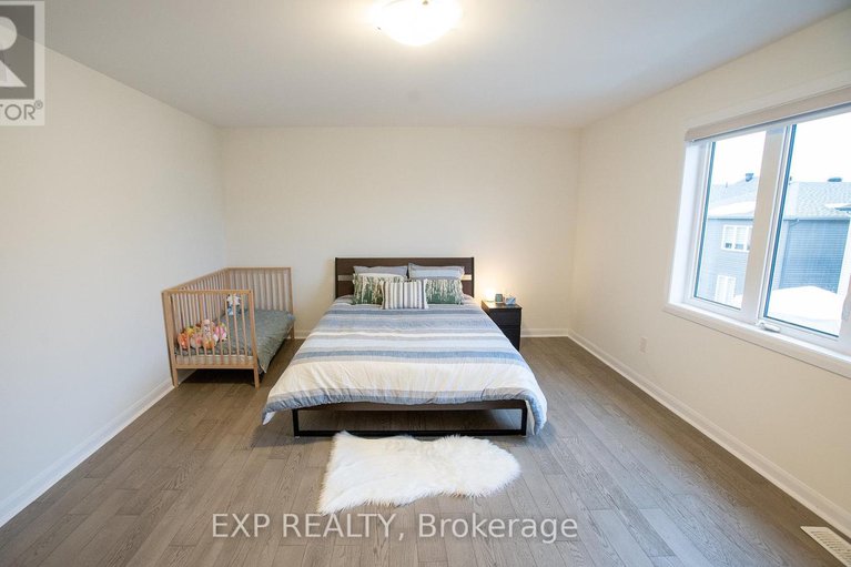 29126984/137-maynooth-court/half-moon-bay/ottawa/ontario/K2J6Y4_13