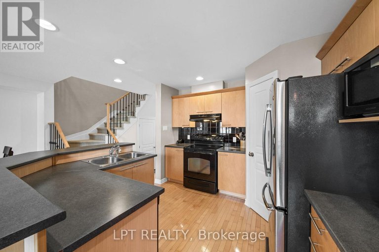 29592381/485-grey-seal-circle/riverside-southgloucester-glen/ottawa/ontario/K1V2H7_11