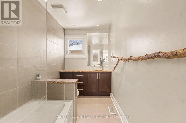 29426176/6044-willowbark-drive/chapel-hill/ottawa/ontario/K1C5T4_19