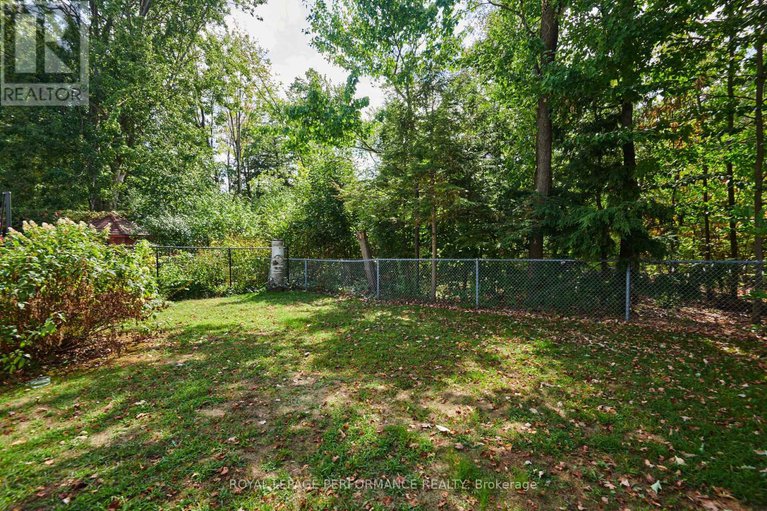 29066042/3804-autumnwood-street/emerald-woodssawmill-creek/ottawa/ontario/K1T2G8_32