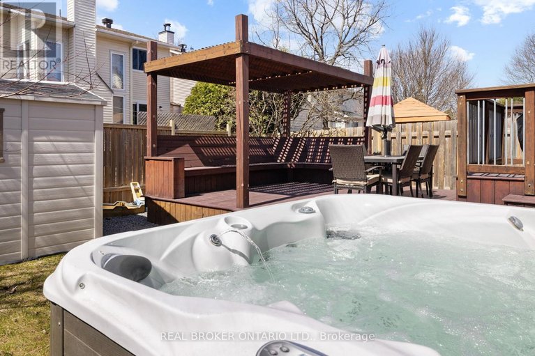 29653465/2058-wildflower-drive/queenswood-heights-south/ottawa/ontario/K1E3R3_45