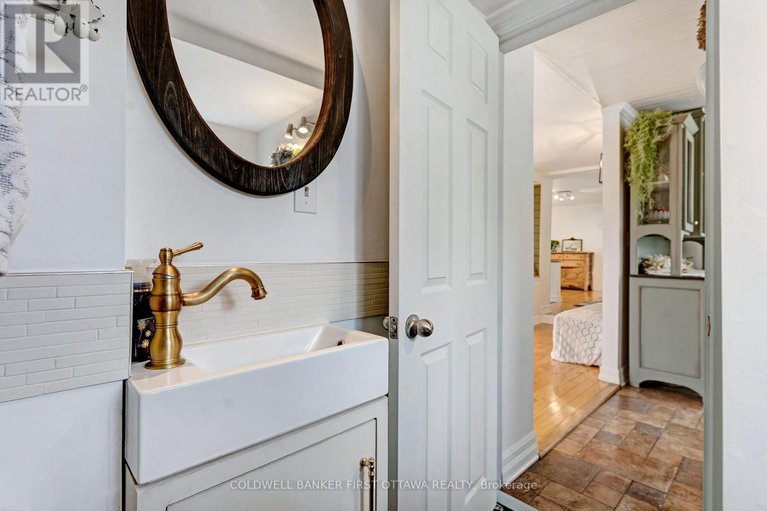 29613138/107-owen-street/lanark-highlands-lanark-village/lanark-highlands/ontario/K0G1K0_18