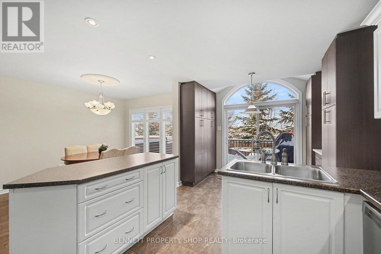 29328436/164-tacom-circle/strandherd/ottawa/ontario/K2G4R1_10