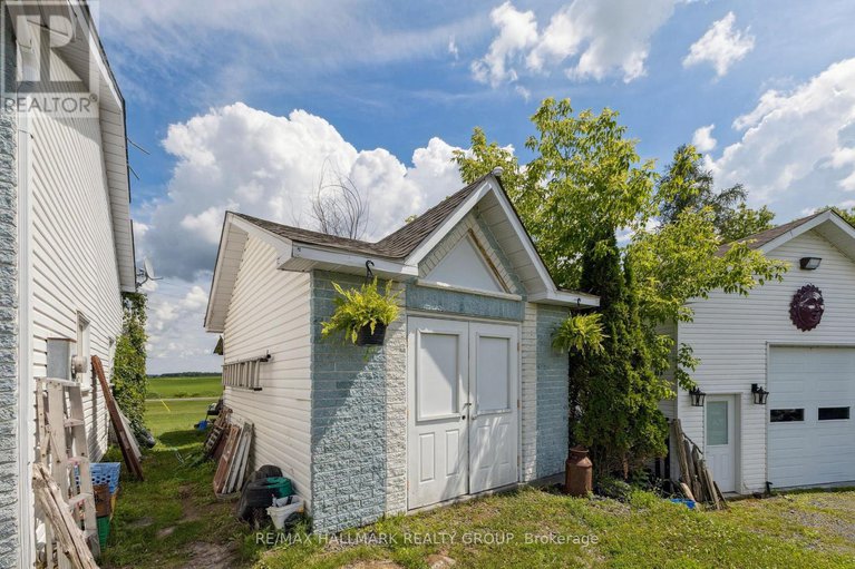 28595134/585-blue-corner-road/champlain-twp/champlain/ontario/K0B1K0_34