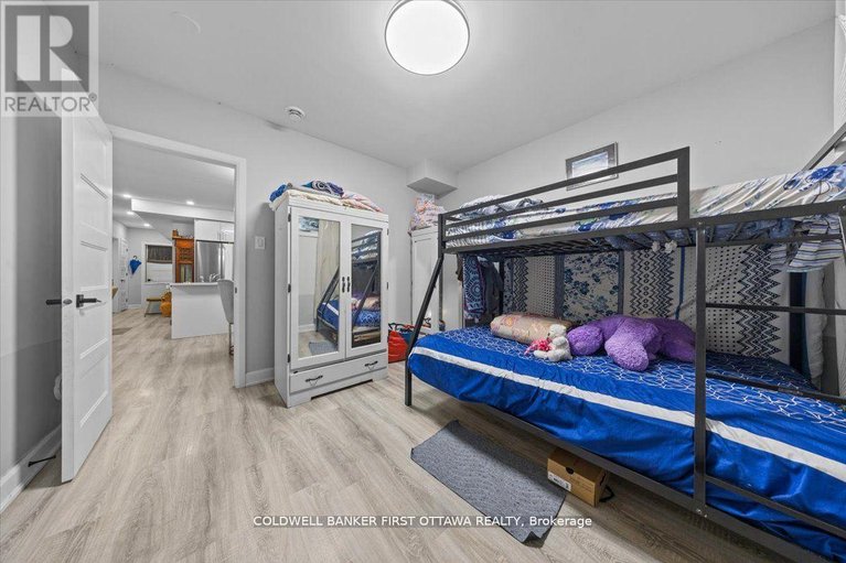 29638665/562-queen-mary-street/overbrookcastle-heights/ottawa/ontario/K1K1W1_26