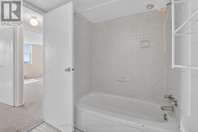 29601230/1204-2760-carousel-crescent/emerald-woodssawmill-creek/ottawa/ontario/K1T2N4_25