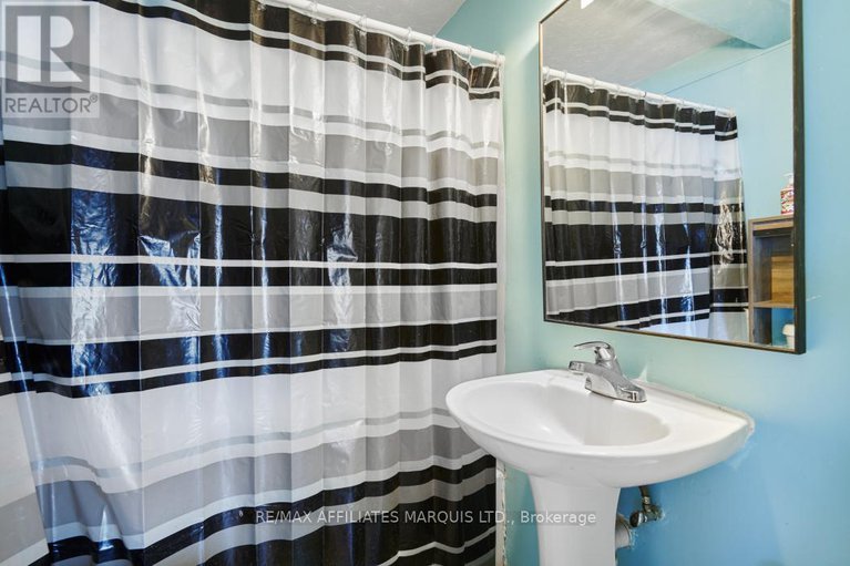 29112425/4872-nine-mile-road/south-glengarry-charlottenburgh-twp/south-glengarry/ontario/K0C1S0_22