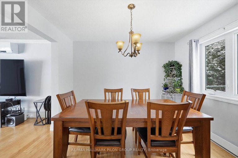 29408731/1326-dussere-street/convent-glen-south/ottawa/ontario/K1C1P4_6