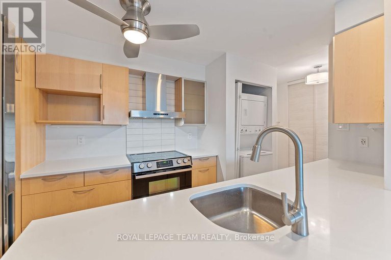 29006279/417-214-viewmount-drive/borden-farmstewart-farmcarleton-heightsparkwood-hills/ottawa/ontario/K2E7X3_11