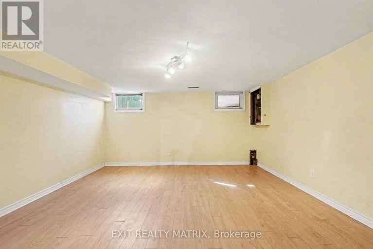 29680683/1864-lenester-avenue/mckellar-heightsglabar-park/ottawa/ontario/K2A3W8_26