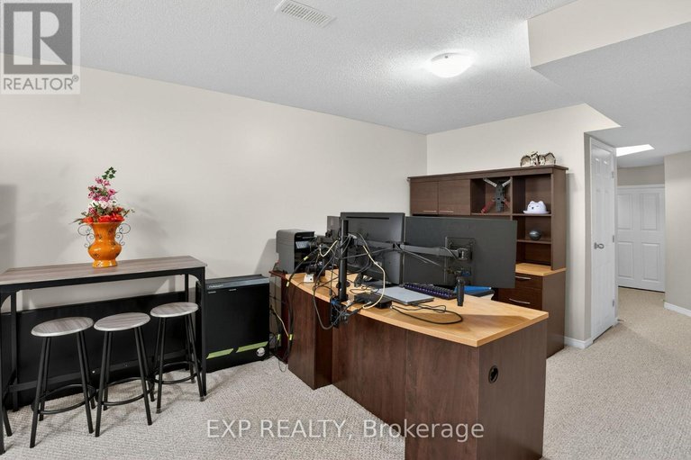 29648103/301-brigitta-street/emerald-meadowstrailwest/ottawa/ontario/K2S0H8_14