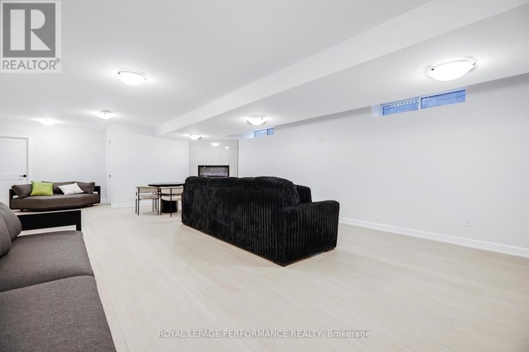 29317173/1709-fisher-ave-avenue/carleton-heights/ottawa/ontario/K2C1X9_38