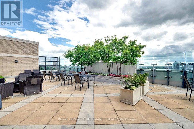 28641846/207-75-cleary-avenue/woodroffe/ottawa/ontario/K2A1R8_17