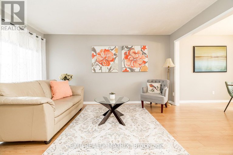 29134318/125-whalings-circle-n/stittsville-central/ottawa/ontario/K2S1S4_8
