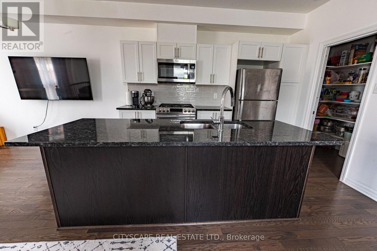 28681279/174-joshua-street/mer-bleuebradley-estatesanderson-park/ottawa/ontario/K1W0A3_13