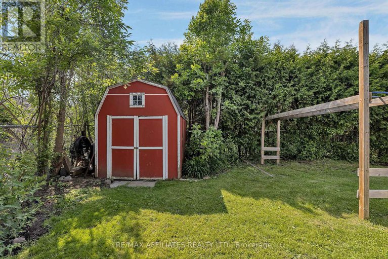 28429396/1138-ste-agathe-park/convent-glen-north/ottawa/ontario/K1C2B5_34