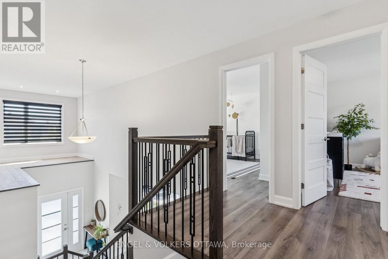 28811808/529-lucent-street/village-of-russell/russell/ontario/K4R0G3_23