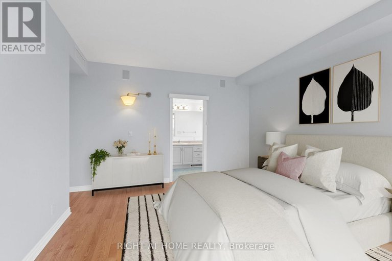 29024112/703-136-darlington-private-se/hunt-clubwestern-community/ottawa/ontario/K1V0X6_21