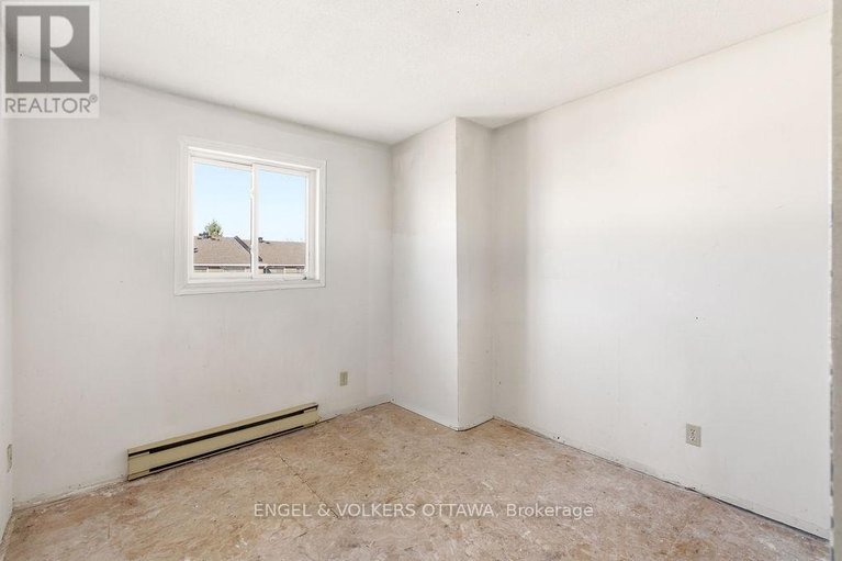 29657683/508-1589-st-bernard-street/sawmill-creektimbermill/ottawa/ontario/K1T3H7_15