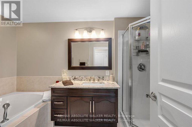 28413790/48-edenvale-drive/beaverbrook/ottawa/ontario/K2K0A3_14