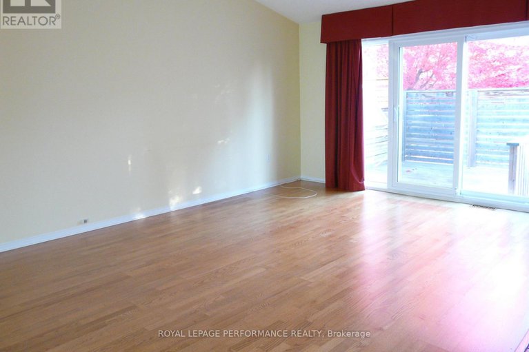 29224356/1172-foxborough-private/beaconwood/ottawa/ontario/K1J1E2_3