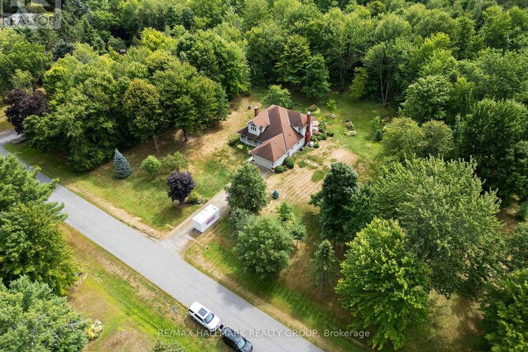 28835565/1103-rideau-bend-crescent/manotick-east-to-manotick-station/ottawa/ontario/K4M1B6_43