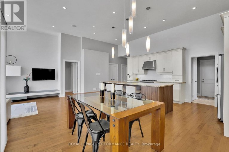 29578722/32-moore-street/richmond/ottawa/ontario/K0A2Z0_20