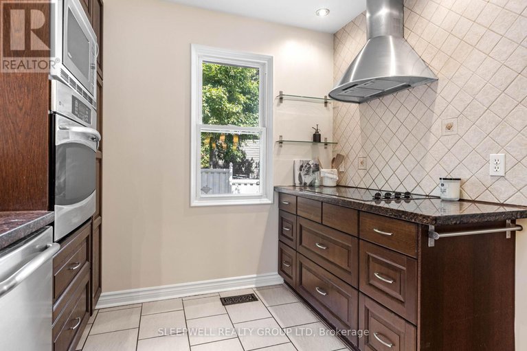 28651207/2209-belair-drive/bel-air-park/ottawa/ontario/K2C0X2_13