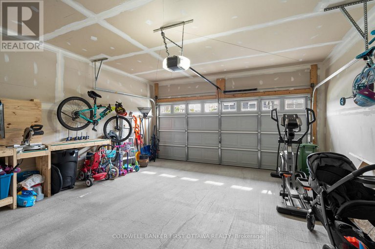 28450240/10-racemose-street/half-moon-bay/ottawa/ontario/K2J6Z9_38