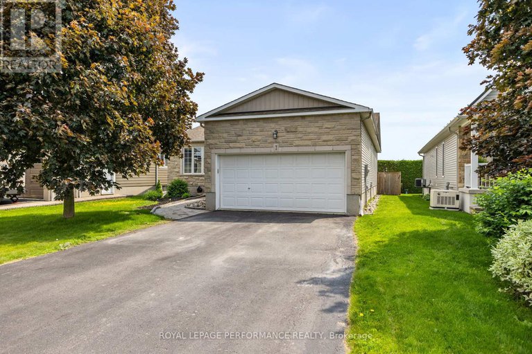 28772680/7-settlement-lane/village-of-russell/russell/ontario/K4R0A4_1