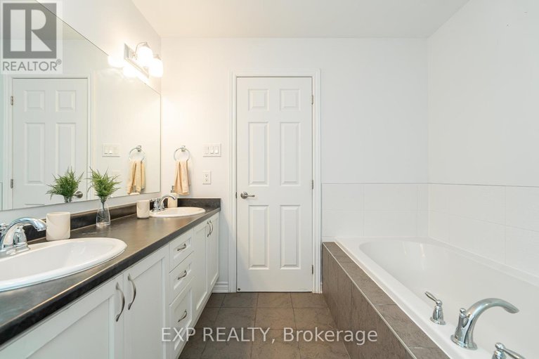 28799633/25-solaris-drive/emerald-meadowstrailwest/ottawa/ontario/K2M0L6_22