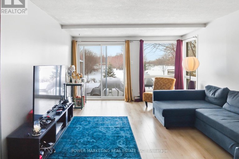 29358160/37g-robinson-avenue/sandy-hill/ottawa/ontario/K1N8N8_9