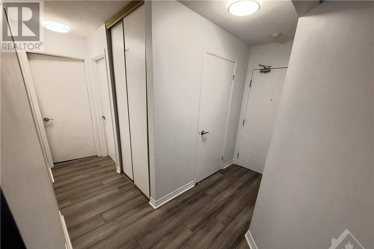 29155786/213-316-lorry-greenberg-drive/hunt-club-parkgreenboro/ottawa/ontario/K1T2P4_8