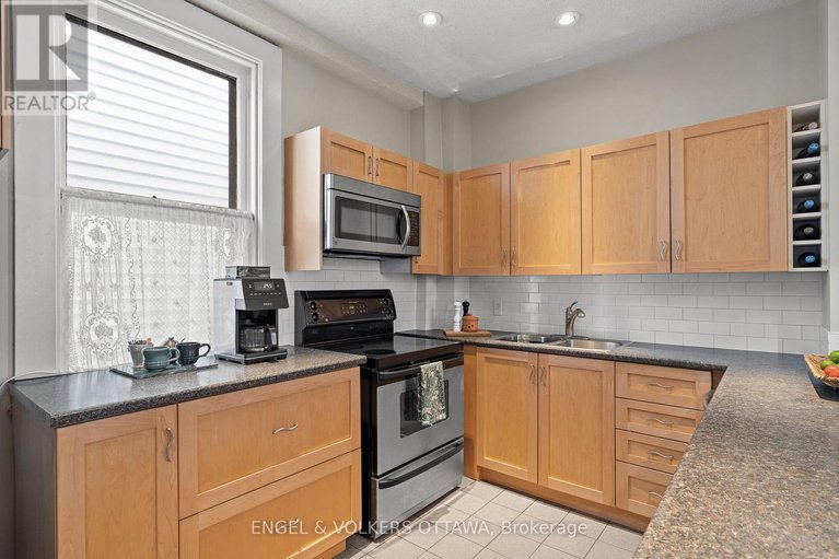 28288028/674-melbourne-avenue/laurentianview/ottawa/ontario/K2A1X5_12
