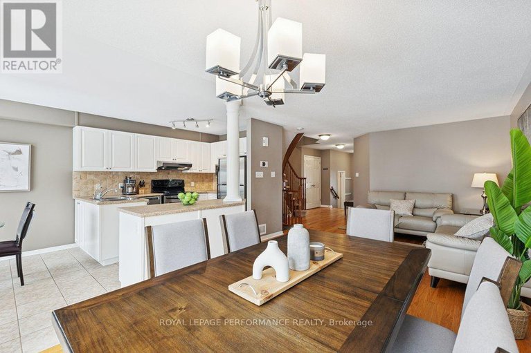 29402071/303-bryarton-street/chapel-hill/ottawa/ontario/K1C7R5_10