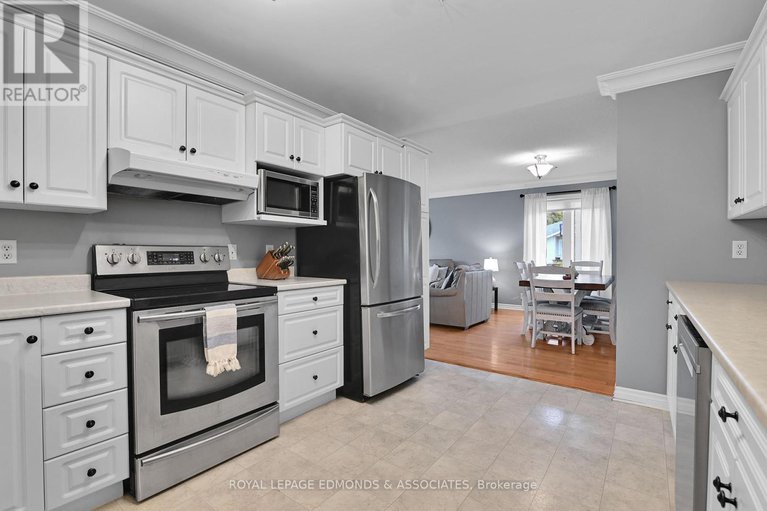 28381416/91-haramis-drive/renfrew/renfrew/ontario/K7V4M4_9
