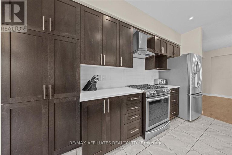 28911964/342-melodie-street/mer-bleuebradley-estatesanderson-park/ottawa/ontario/K1W0H9_19