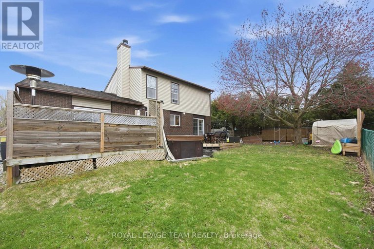 29684354/136-malvern-drive/pheasant-run/ottawa/ontario/K2J2G5_31