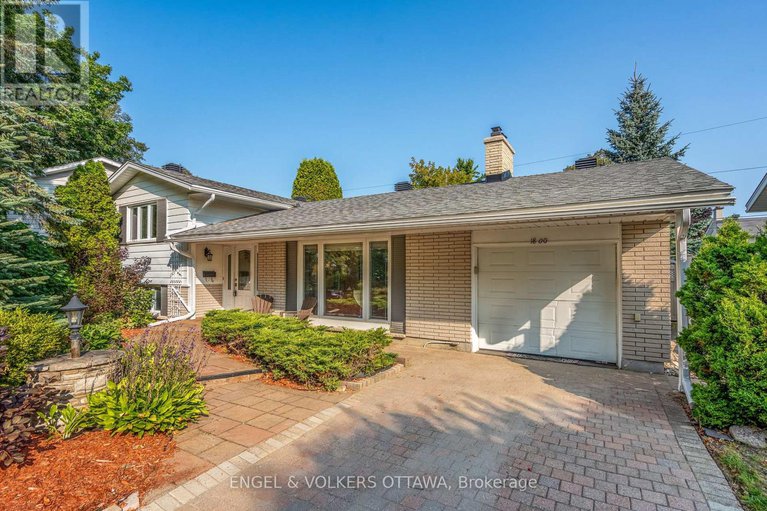 28842366/1800-devlin-crescent/playfair-park/ottawa/ontario/K1H5T6_1