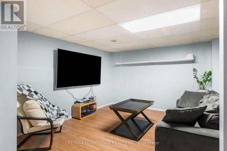 28783270/8b-sonnet-crescent/westcliffe-estates/ottawa/ontario/K2H8W6_20