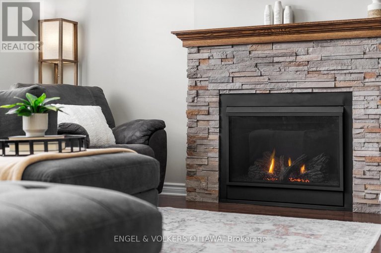 29651114/56-settlement-lane/village-of-russell/russell/ontario/K4R0A4_7